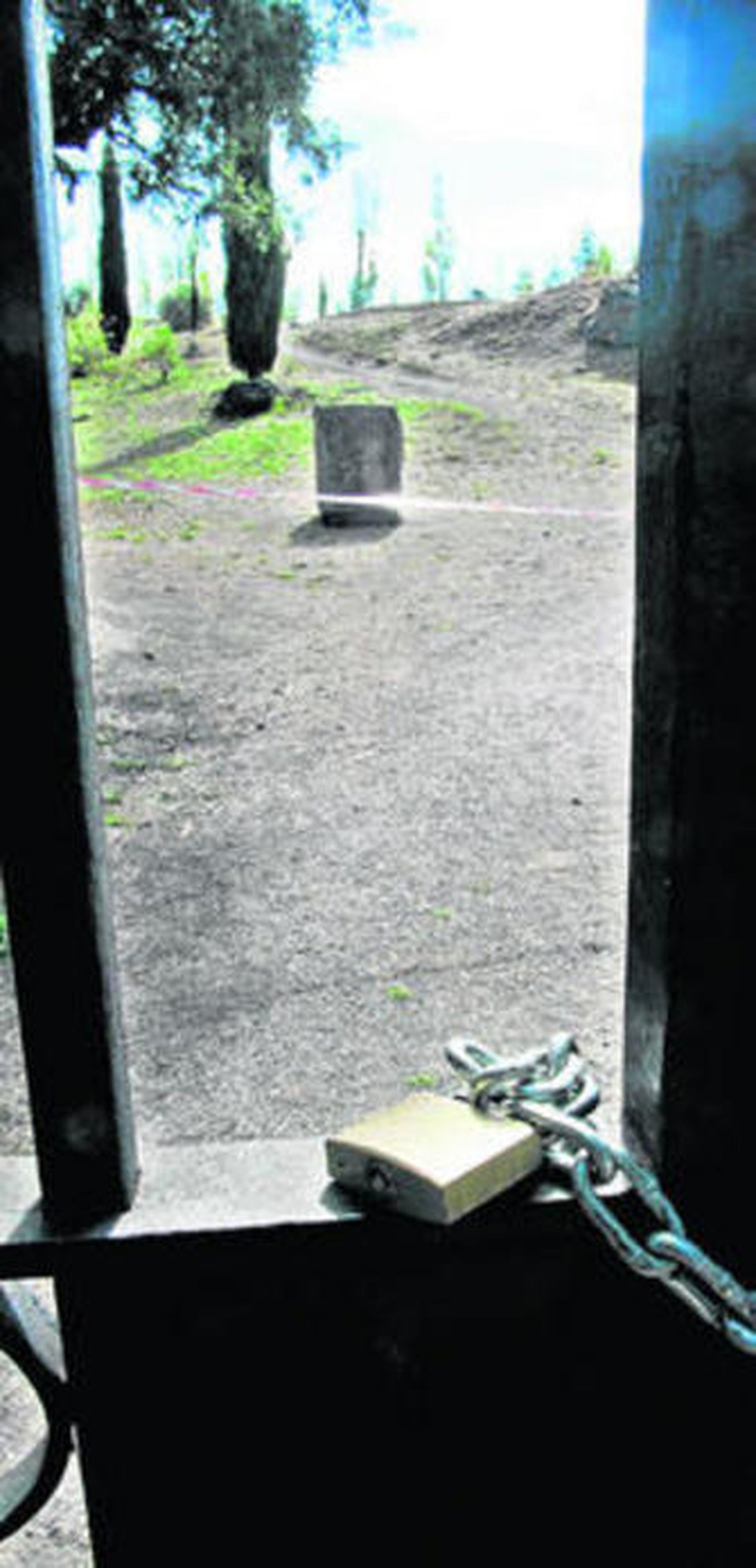Entrada al parque García Lorca de Alfacar, donde se han desarrollado las excavaciones.