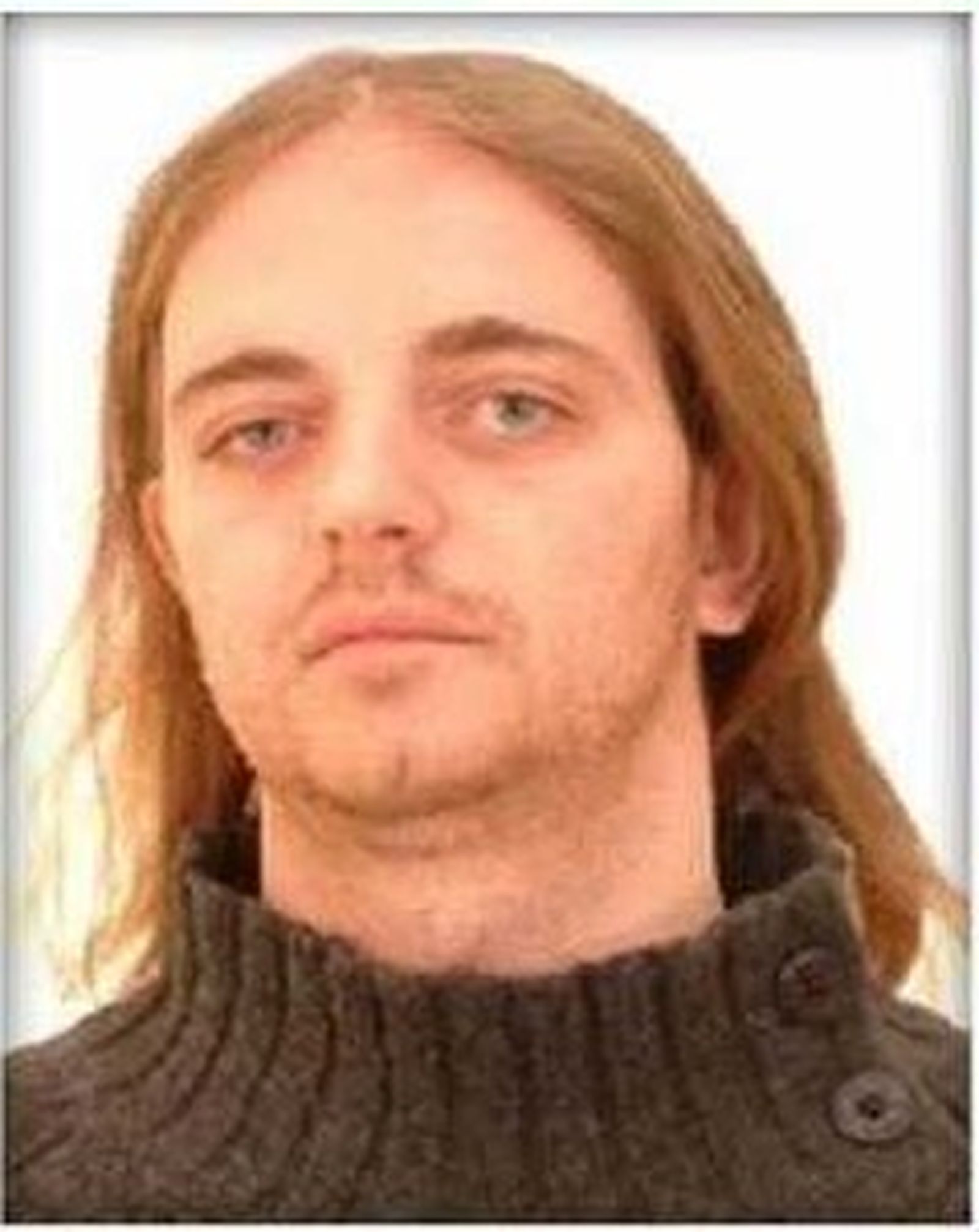 Norbert Kohler: De 44 años y 1,86 metros de estatura. Es buscado porque el 30 de agosto de 2017 estaba en posesión de 212 kilogramos de cocaína en la localidad madrileña de Majadahonda. También se le investiga por blanqueo de capitales relacionado con el tráfico de drogas.