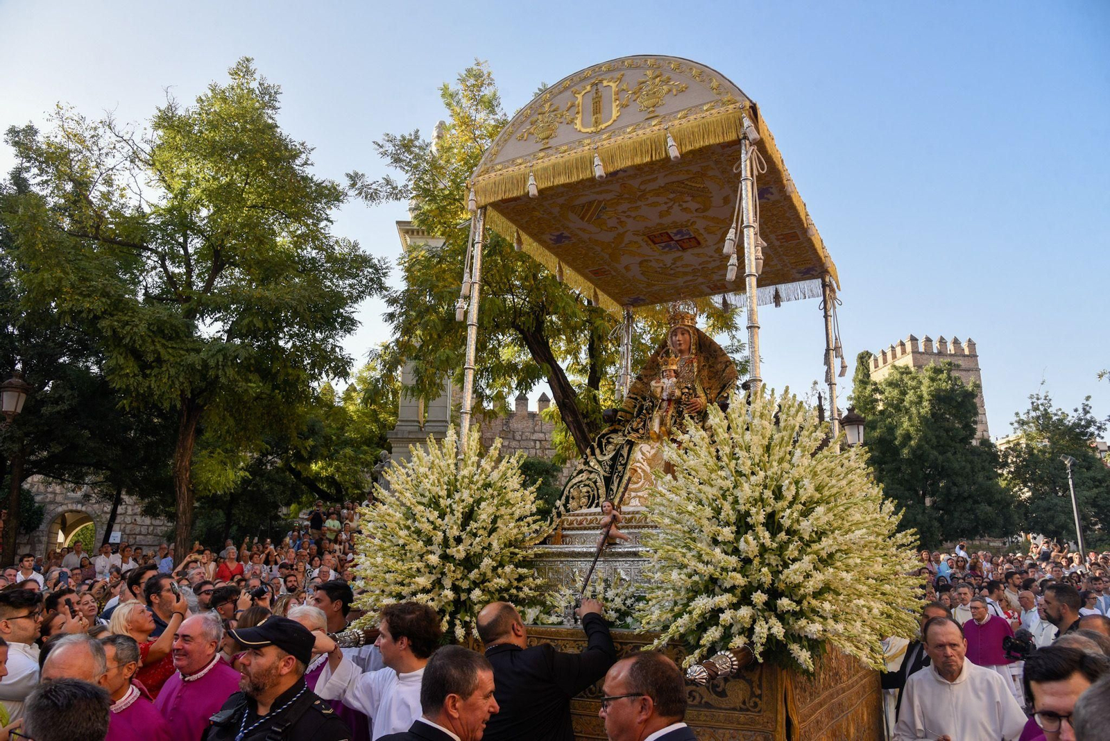 La Virgen de los Reyes en procesión