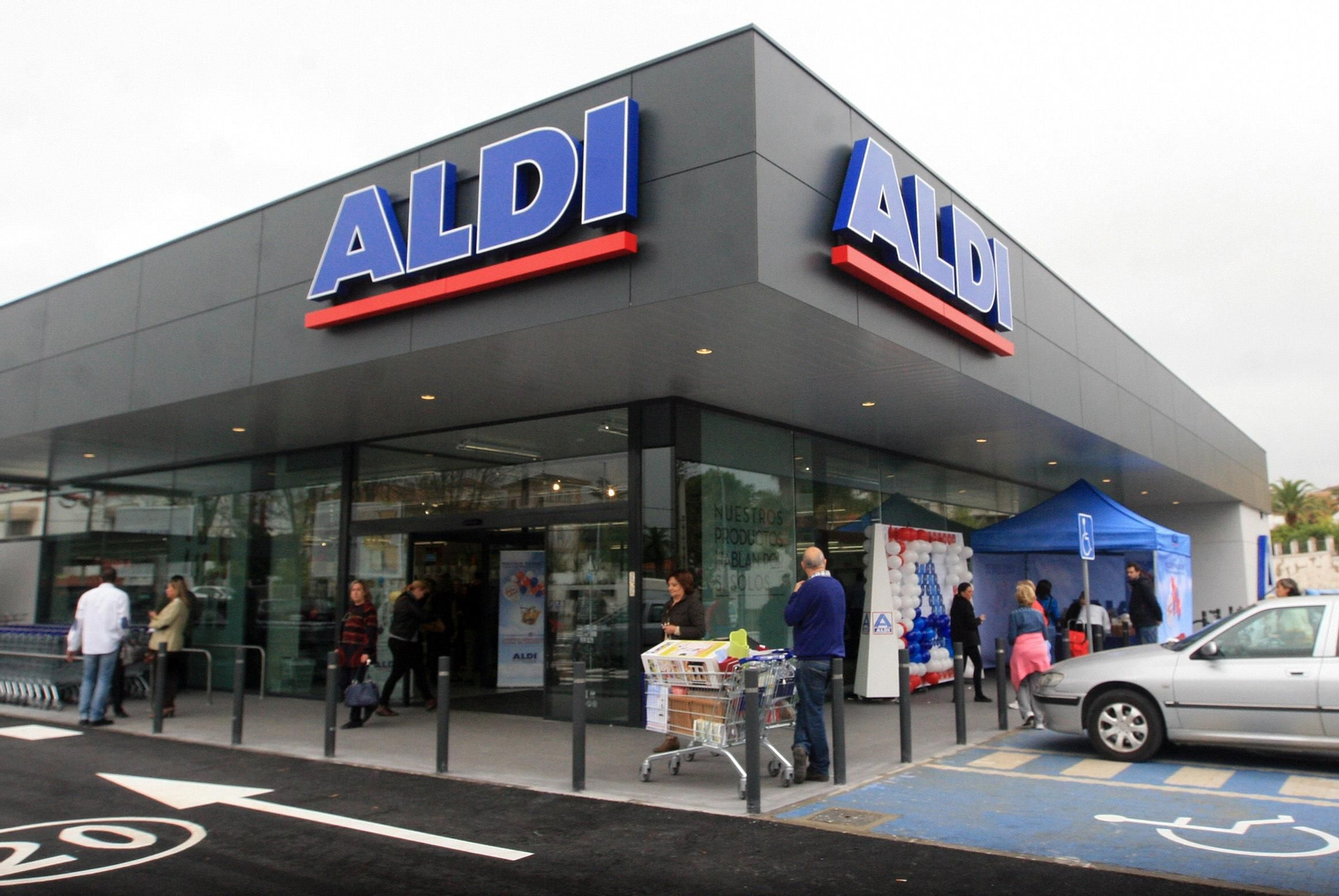 Aldi ubicado en la avenida del Brillante de Córdoba.