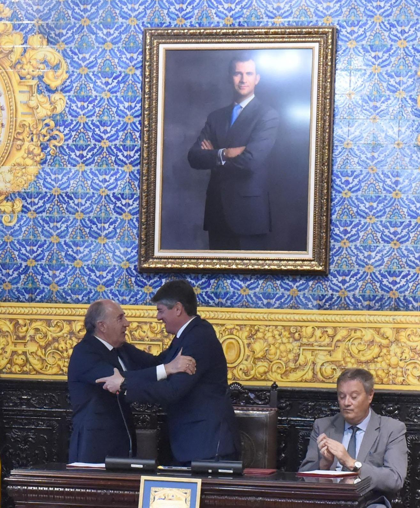 Los alcaldes de Algeciras y Villajoyosa en el acto de aniversario del hermanamiento de ambas ciudades Los alcaldes de Algeciras y Villajoyosa en el acto de aniversario del hermanamiento de ambas ciudades