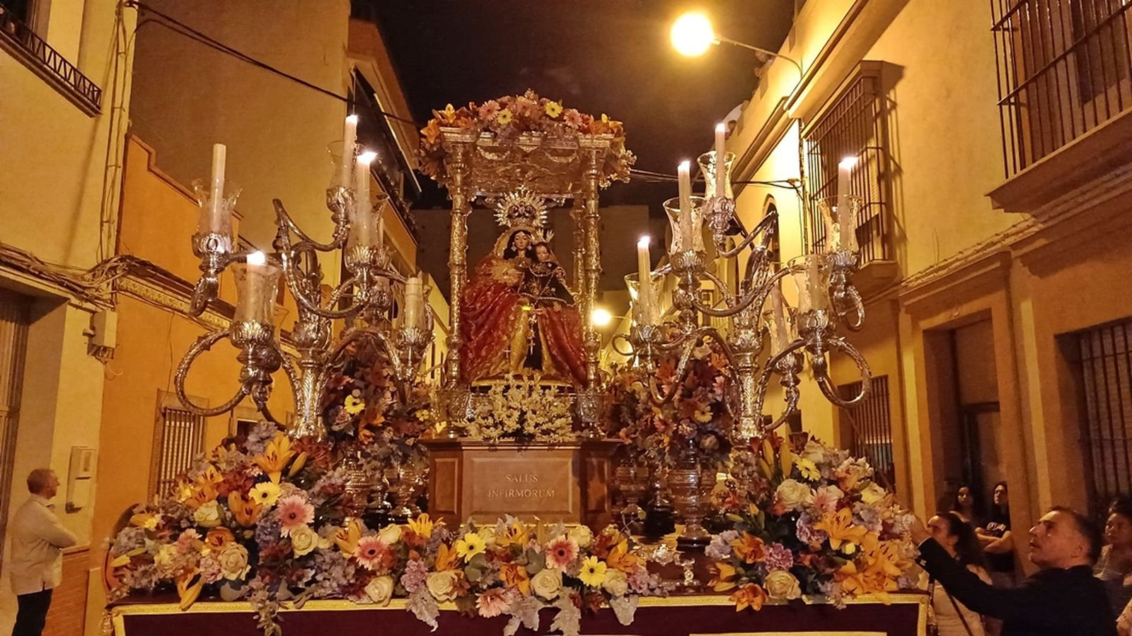 La Virgen del Buen Aire en procesión