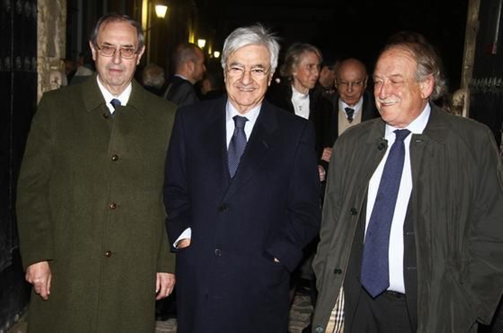 El jurista Guillermo Jiménez, junto a los abogados Francisco Baena Bocanegra y Jesús Bores. 

Foto: Antonio Pizarro / Juan Carlos Vázquez / Victoria Hidalgo / Manuel Gómez