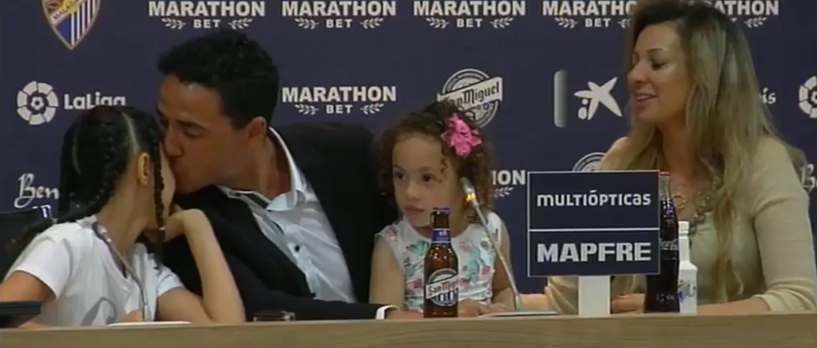 Weligton, en su rueda de prensa de despedida.