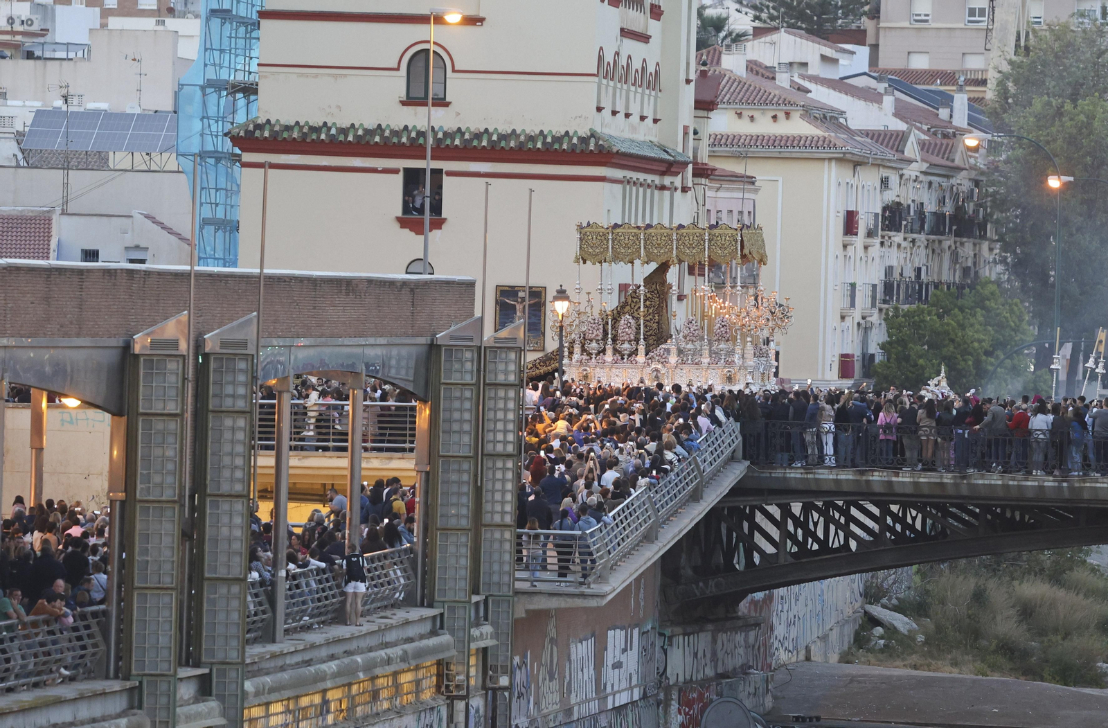 Cautivos en el Lunes Santo de Málaga, en fotos