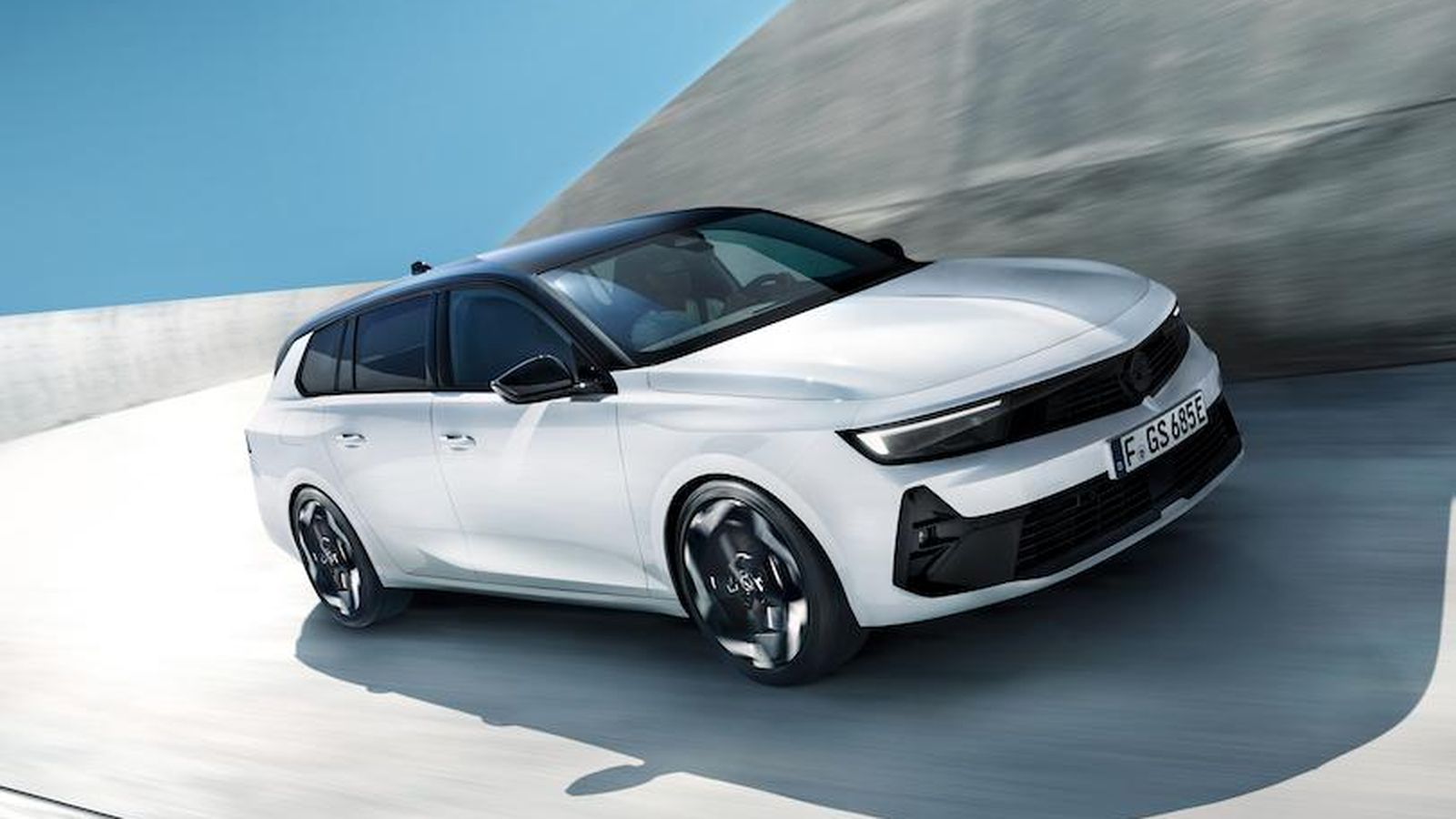 La mayoría de los cambios de aspecto que aportan los GSe se deben a modificaciones en el frontal o las llantas específicas.