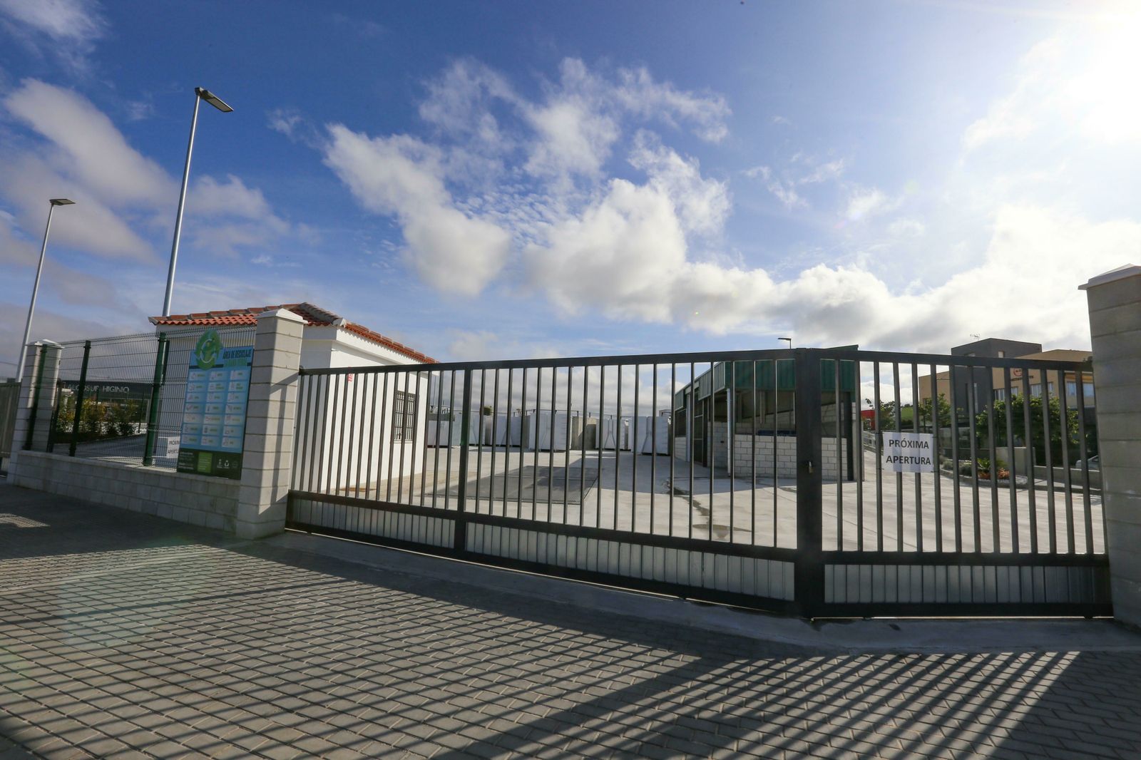 Exterior del tercer punto en las inmediaciones del centro de salud de Los Gallos.