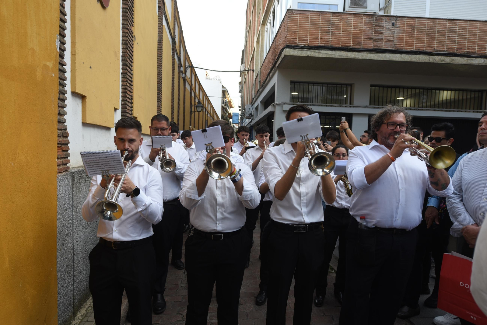 La procesión del colegio Divina Pastora de Córdoba con su Virgen, en imágenes