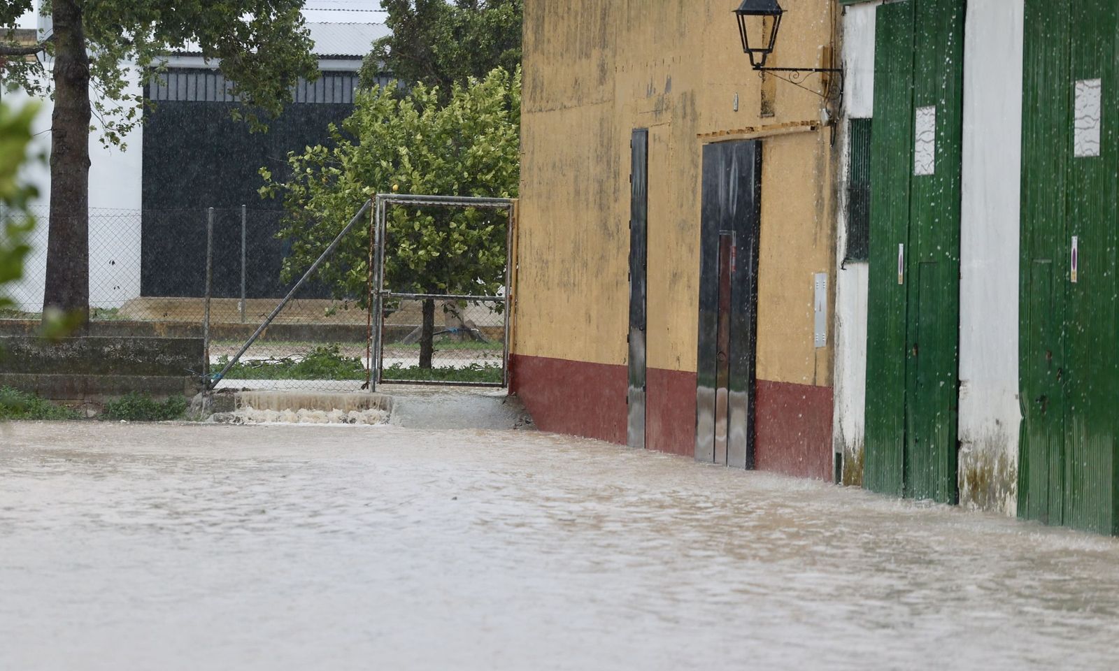 Las fotos del desalojo de la residencia de mayores en Tocina por las inundaciones
