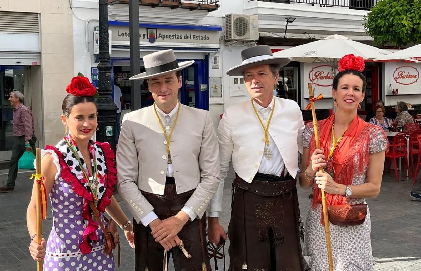 María Cuquerella, Gerónimo Angulo, Álvaro Mesa y María Ferraro, camino del Coto Doñana.