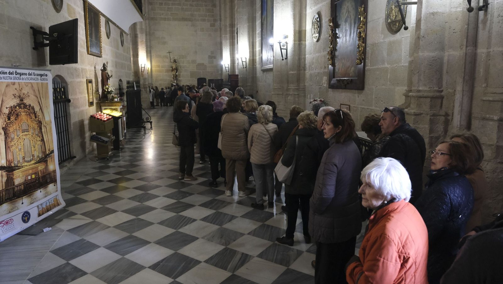 El besapiés del Cristo de Medinaceli en imágenes