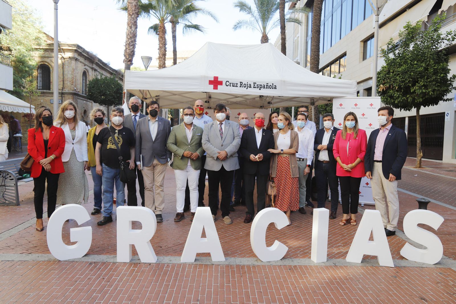 Imágenes del Día de la Banderita de Cruz Roja en Huelva