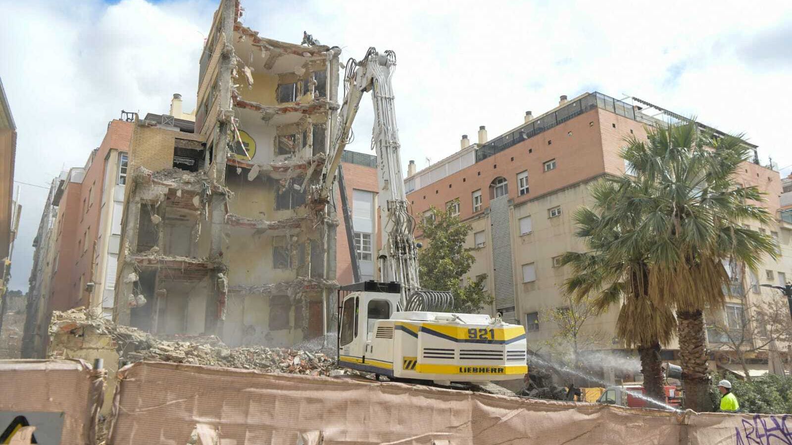 Ya solo queda una esquina del edificio.