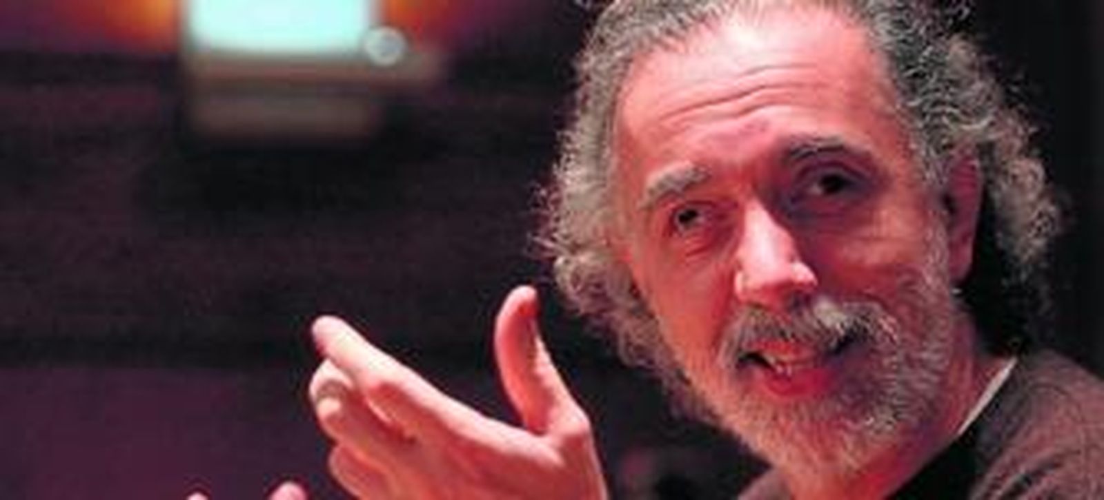 Ganador de un Oscar por 'Belle Epoque', Fernando Trueba es autor de cintas como 'Ópera Prima', 'La niña de tus ojos' o 'El milagro de Candeal'.