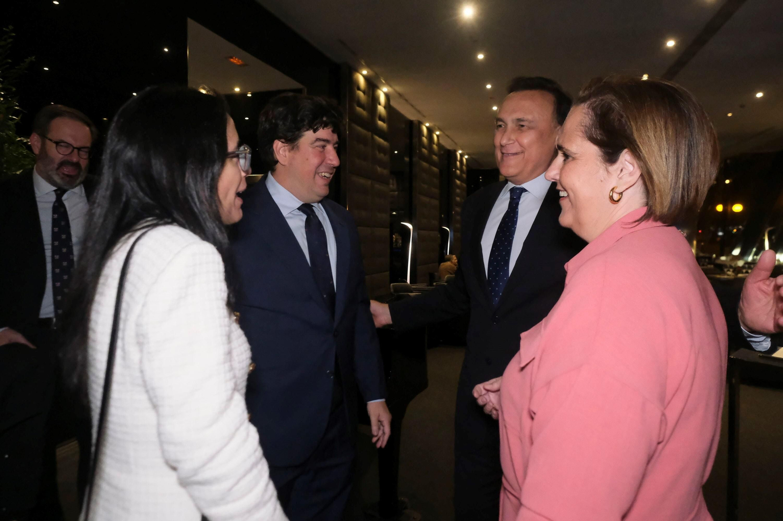 El foro Economía y Sociedad de Asfaco con el alcalde de Córdoba, en imágenes