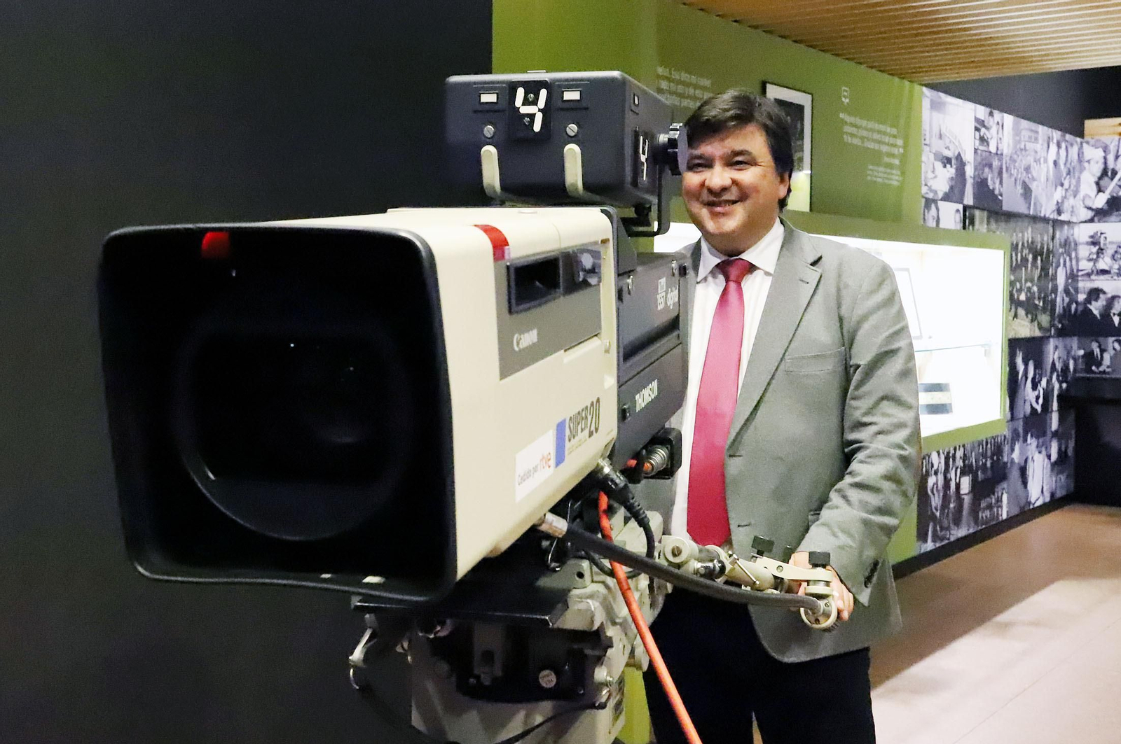 El Centro de Comunicación "Jesús Hermida" abre sus puertas, en imágenes