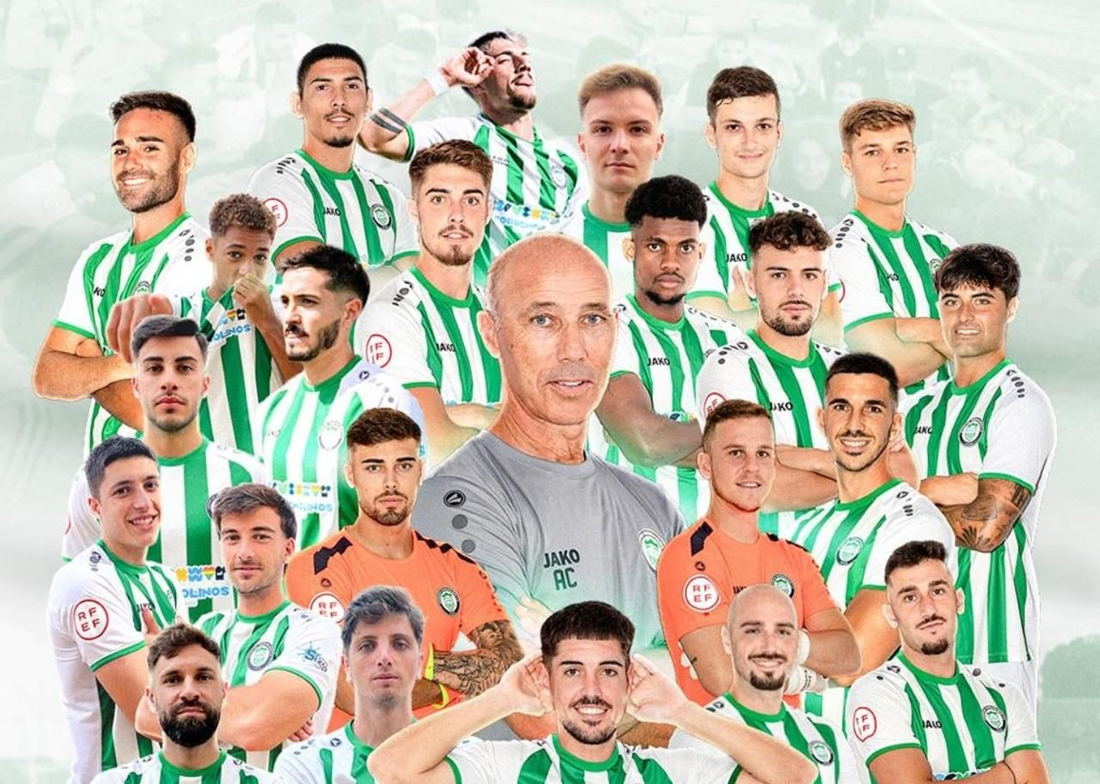 Calderón y sus jugadores del Juventud Torremolinos.