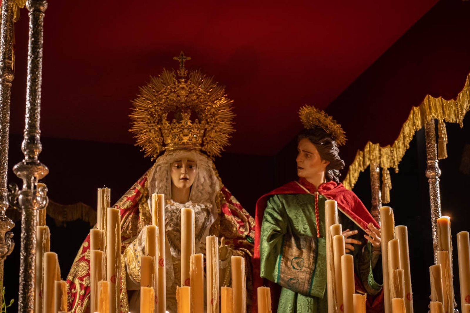 La procesión del Jueves Santo en el Parador de las Hortichuelas, en imágenes