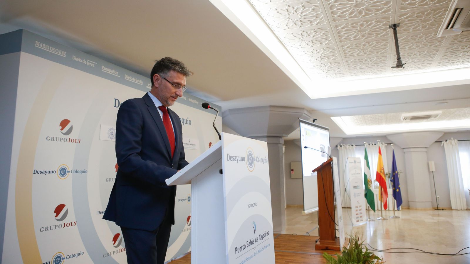 Fotos del Desayuno Coloquio de Europa Sur y el Propeller Club de Algeciras con Benito Núñez Quintanilla