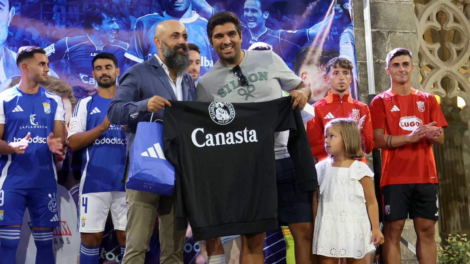 Imágenes de la presentación de las camisetas del Xerez CD