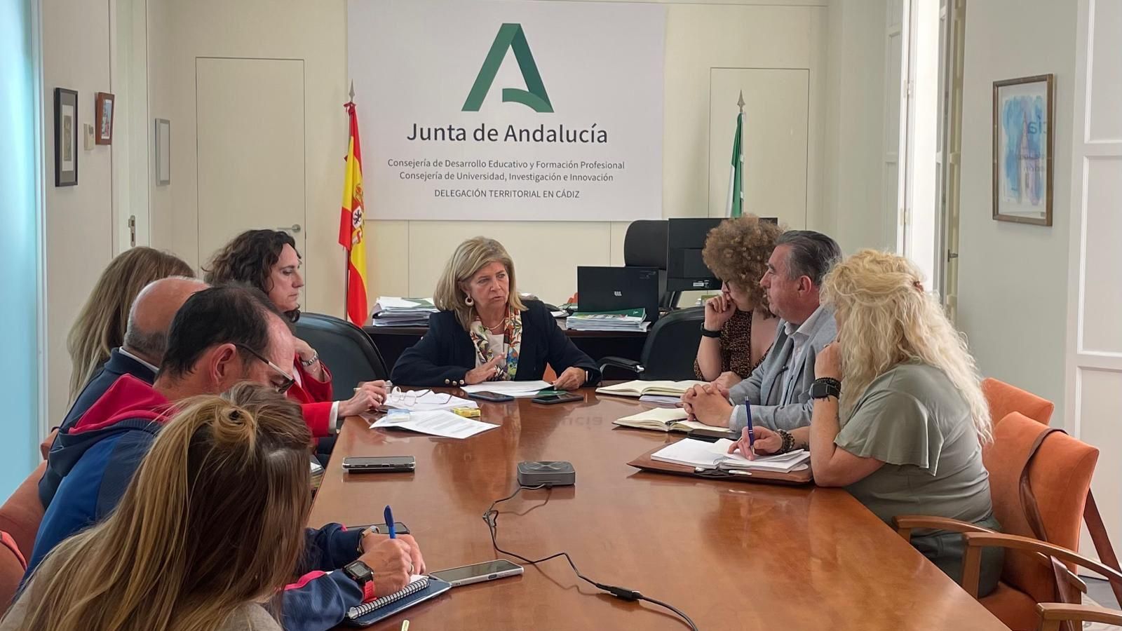 Reunión de seguimiento sobre el colegio San Ignacio en las dependencias de la Delegación Territorial de Educación.