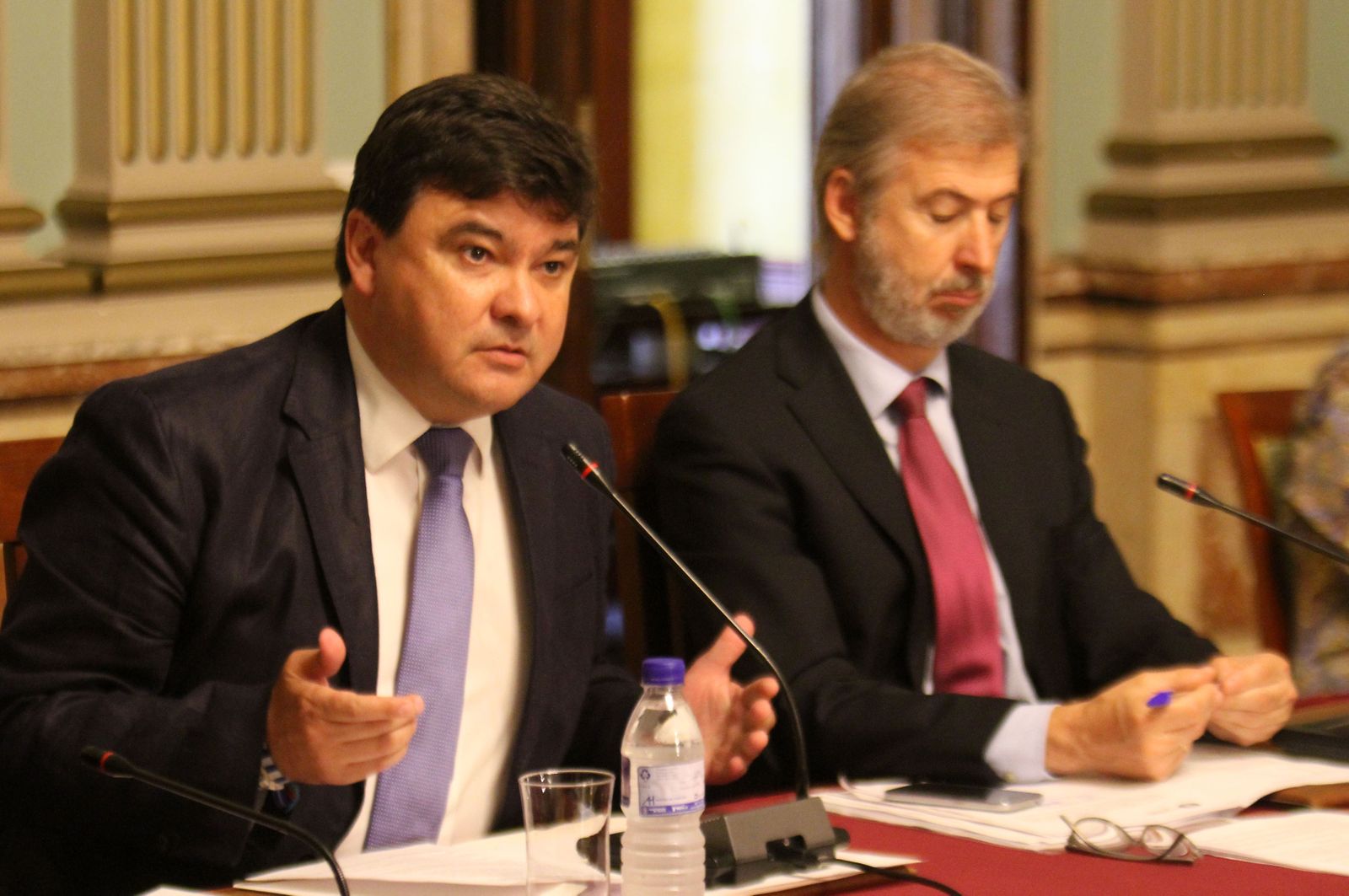 Gabriel Cruz, durante su intervención en el pleno sobre el plan de salvación del Recreativo.