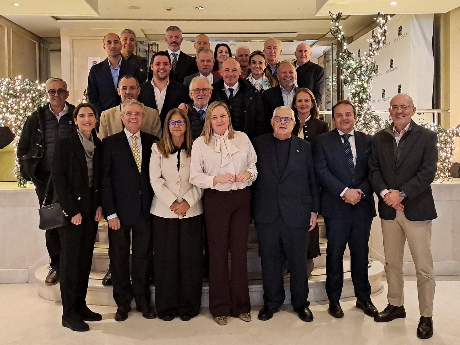 Junta directiva de CAEA, la organización que agrupa a firmas de distribución alimentaria, perfumería y gran consumo en Andalucía