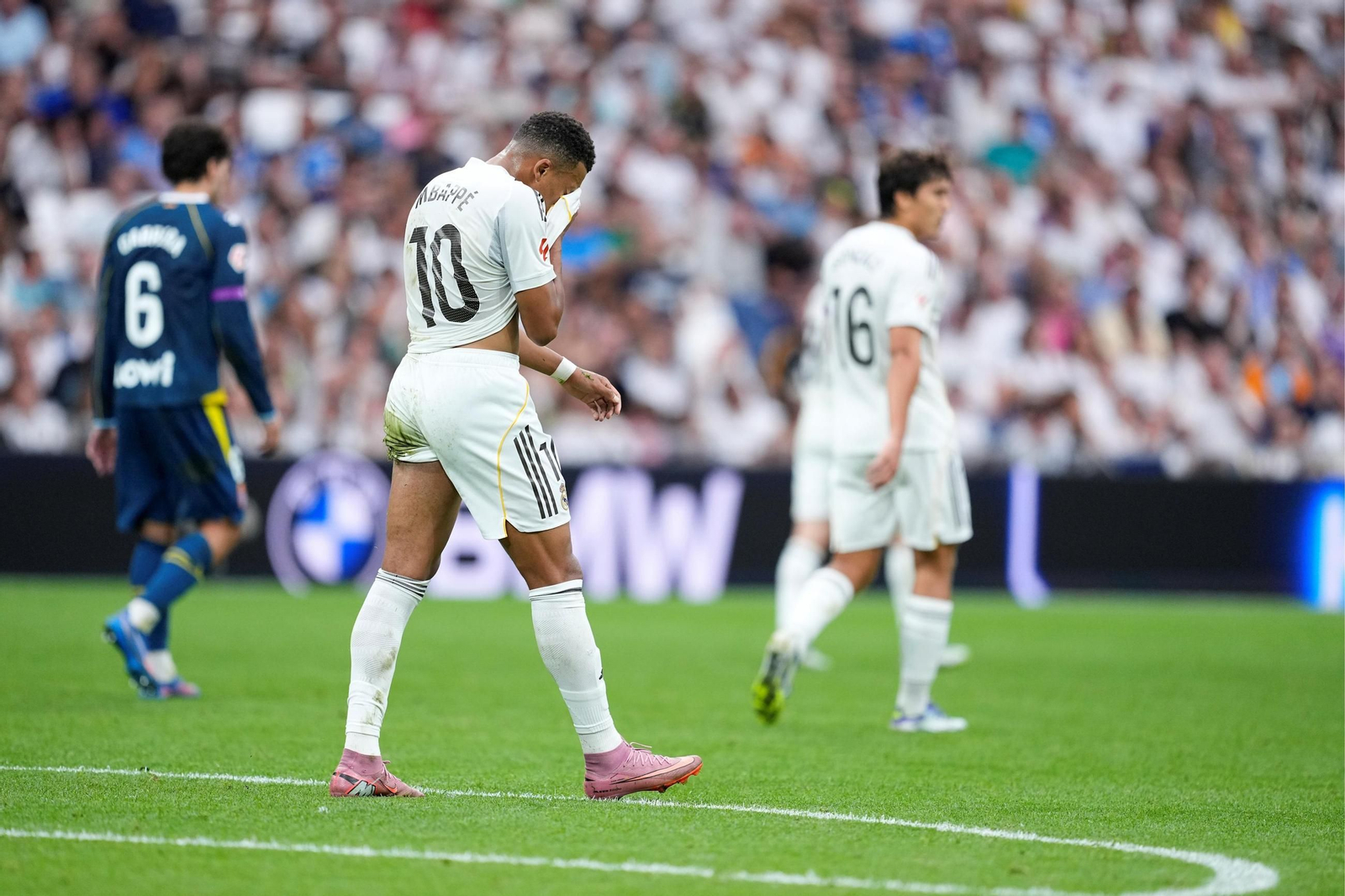 EuropaPress_6969898_Kylian_Mbappe_of_Real_Madrid_CF_laments_during_the.jpg