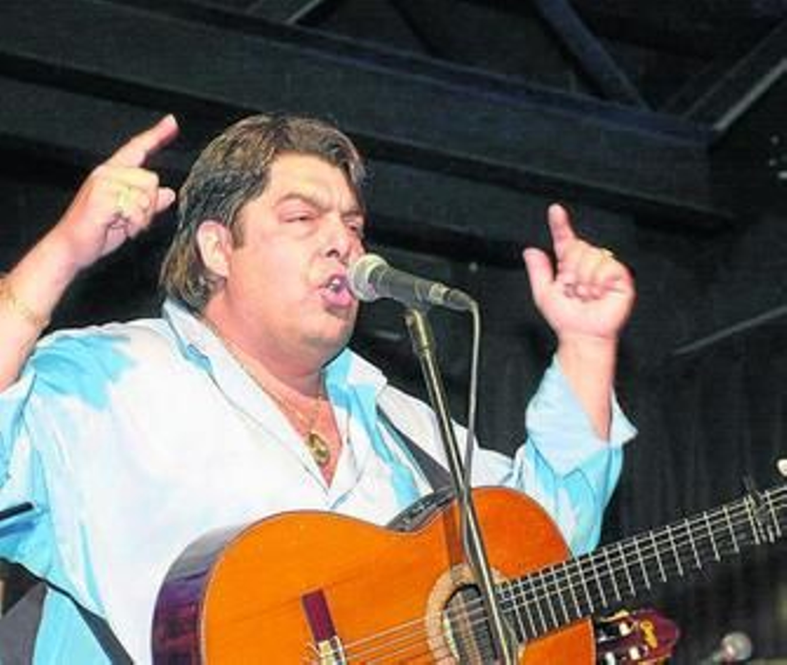 El cantaor y guitarrista Manzanita, exponente del flamenco y el pop melódico de raíz.