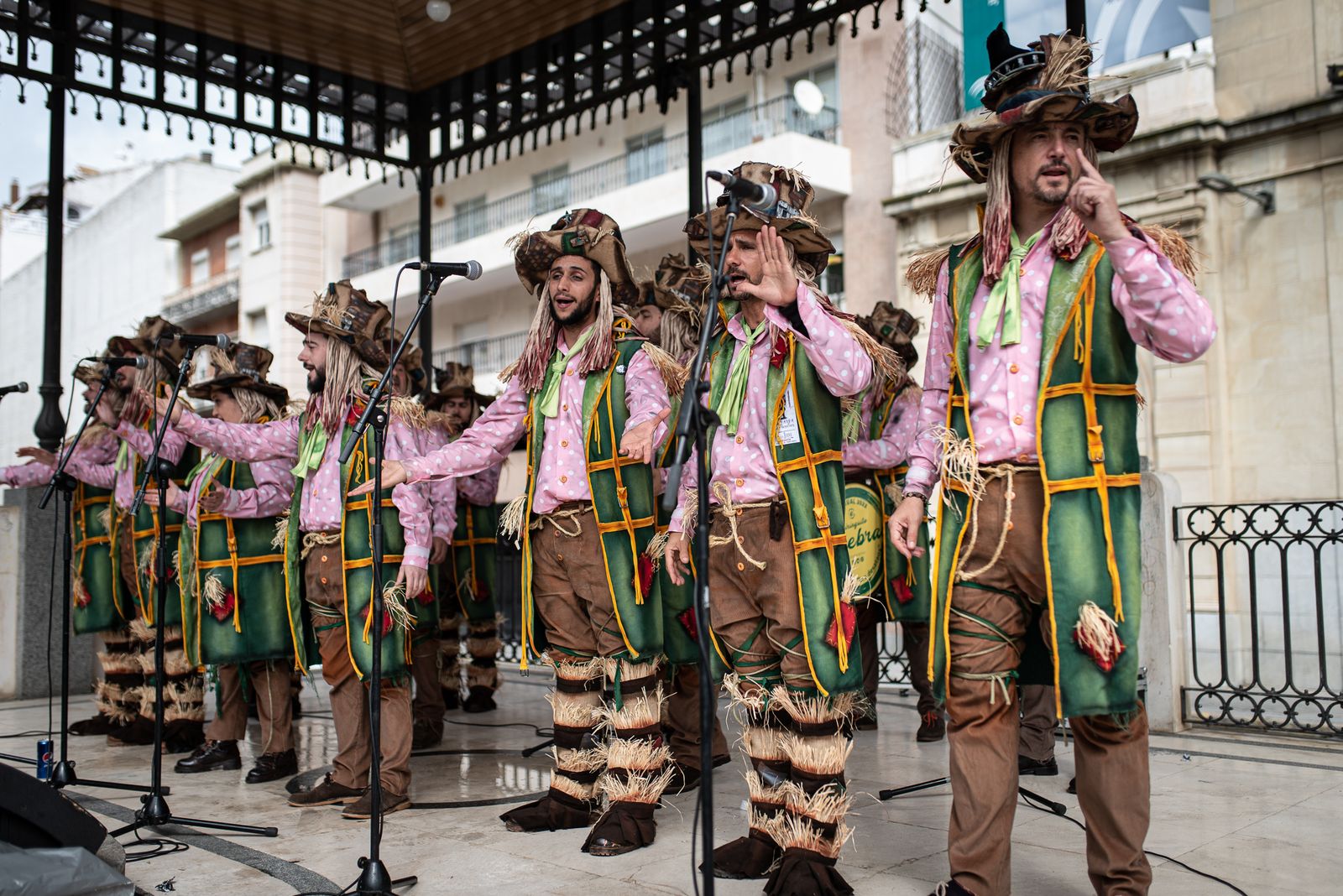Imágenes de las actuaciones de carnaval en la Plaza de las Monjas
