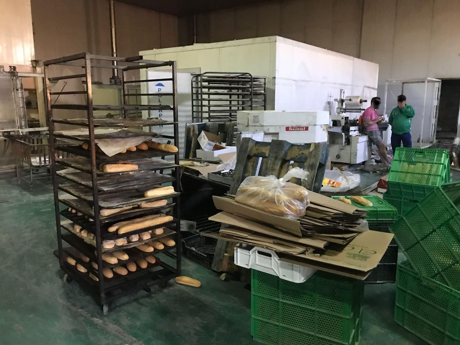 Así lucía la panadería por dentro.