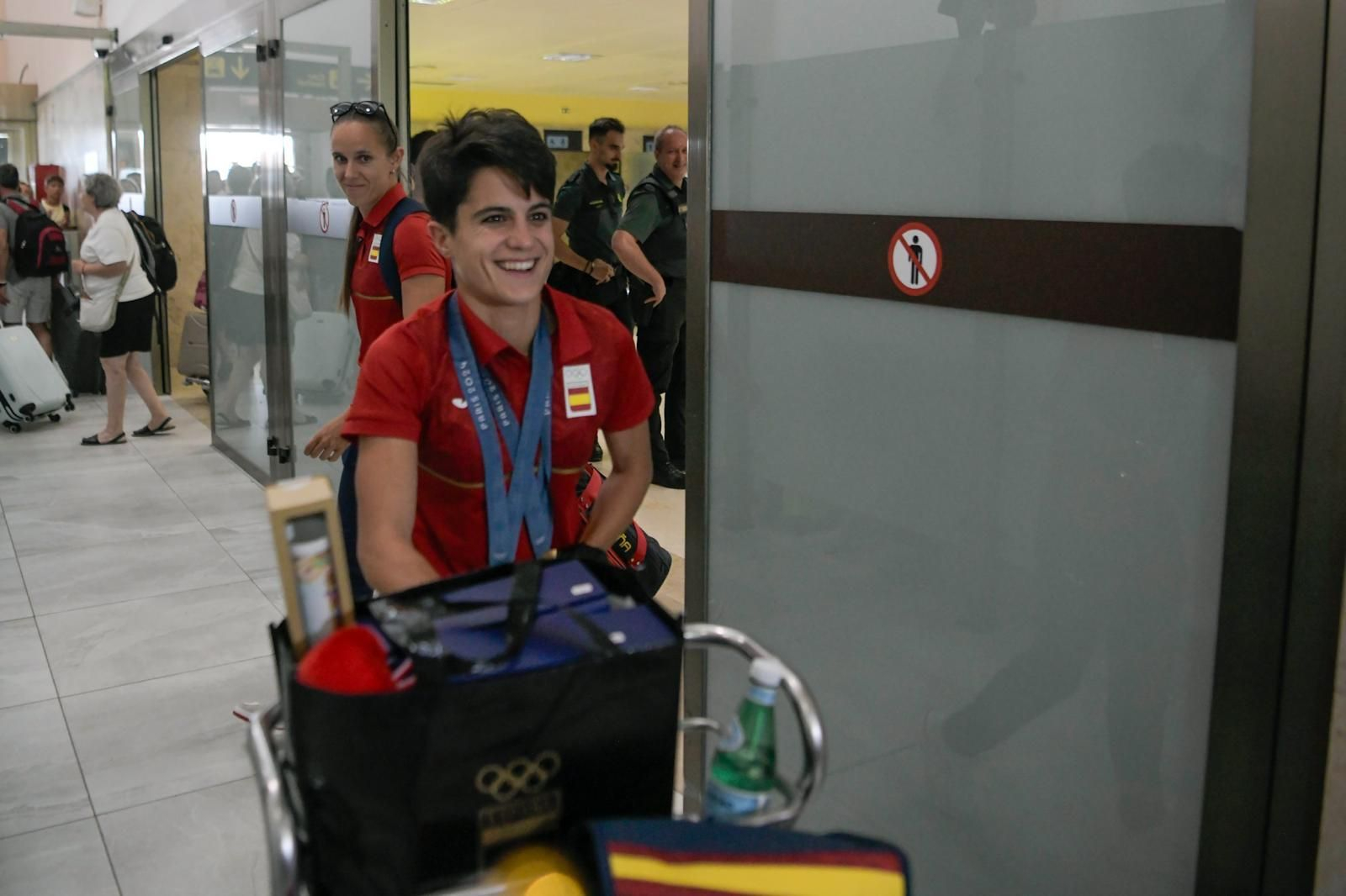 Granada recibe a la campeona María Pérez, en imágenes