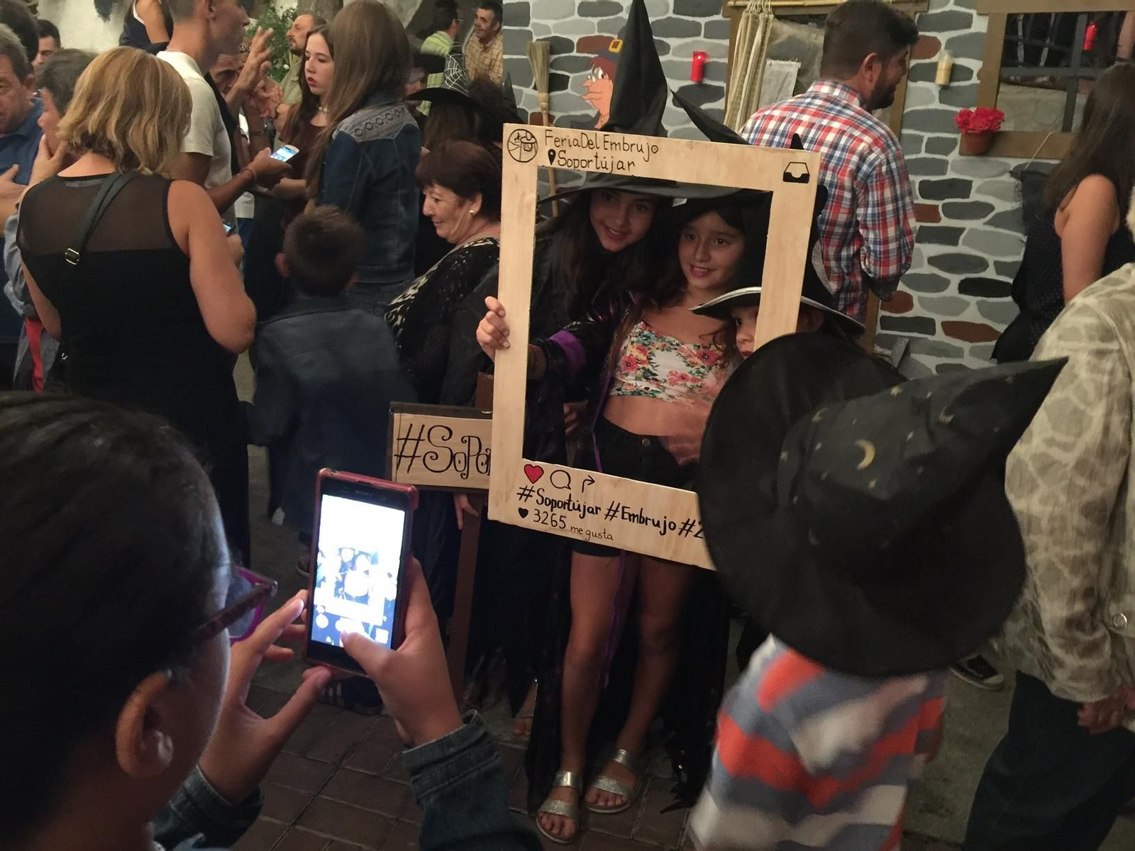 Los pequeños disfrutan como nadie la feria del Embrujo, llena de actividades para todos los públicos