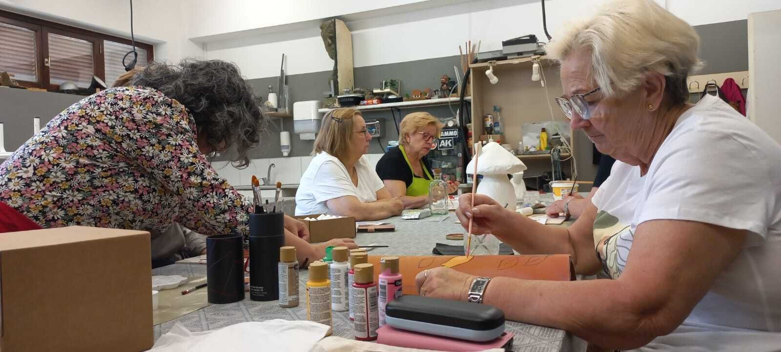 Un taller de la Universidad Popular de Torremolinos.