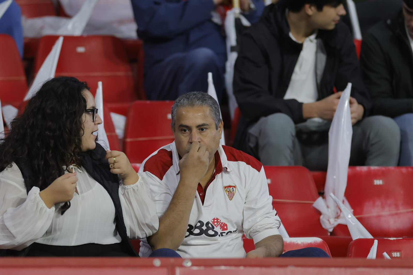 Búscate en las fotos del Sevilla-Arsenal