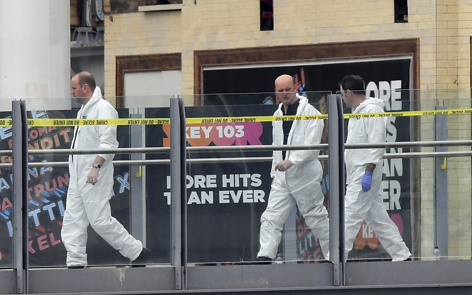 Un grupo de investigadores en el Manchester Arena.