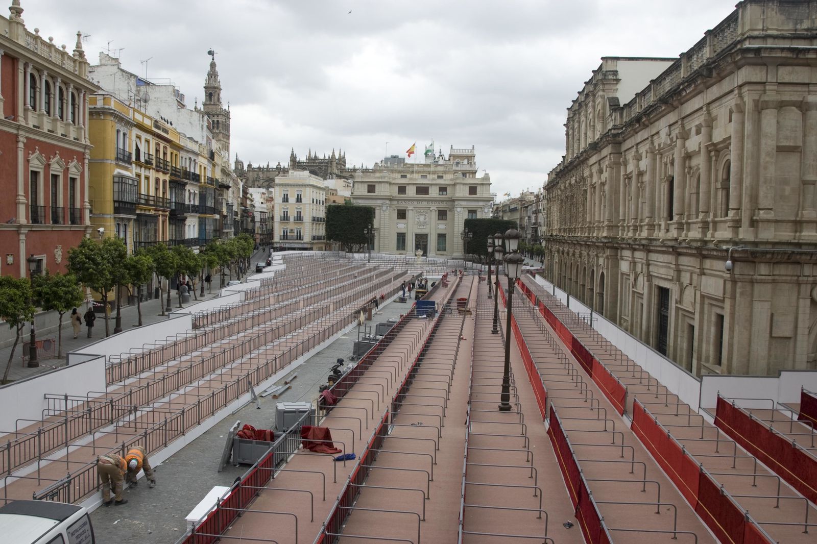 Imagen de archivo del montaje de los palcos de la Plaza de San Francisco.