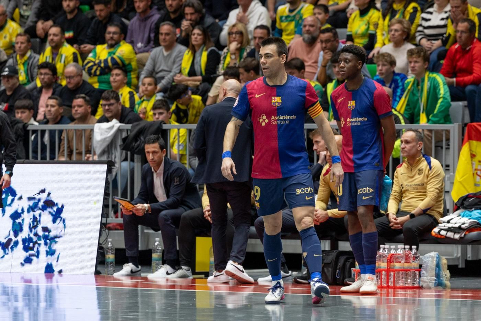 El éxtasis de la victoria copera del Jaén Paraíso Interior FS sobre el Barça, en imágenes