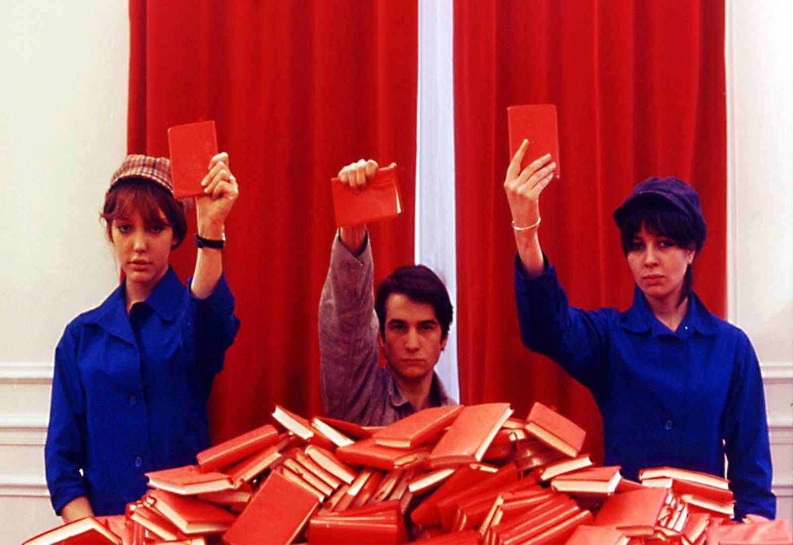 Anne Wiazemski, Jean-Pierre Léaud y Juliet Berto, en 'La Chinoise', la película sobre estudiantes maoístas que dirigió Jean-Luc Godard en 1967.