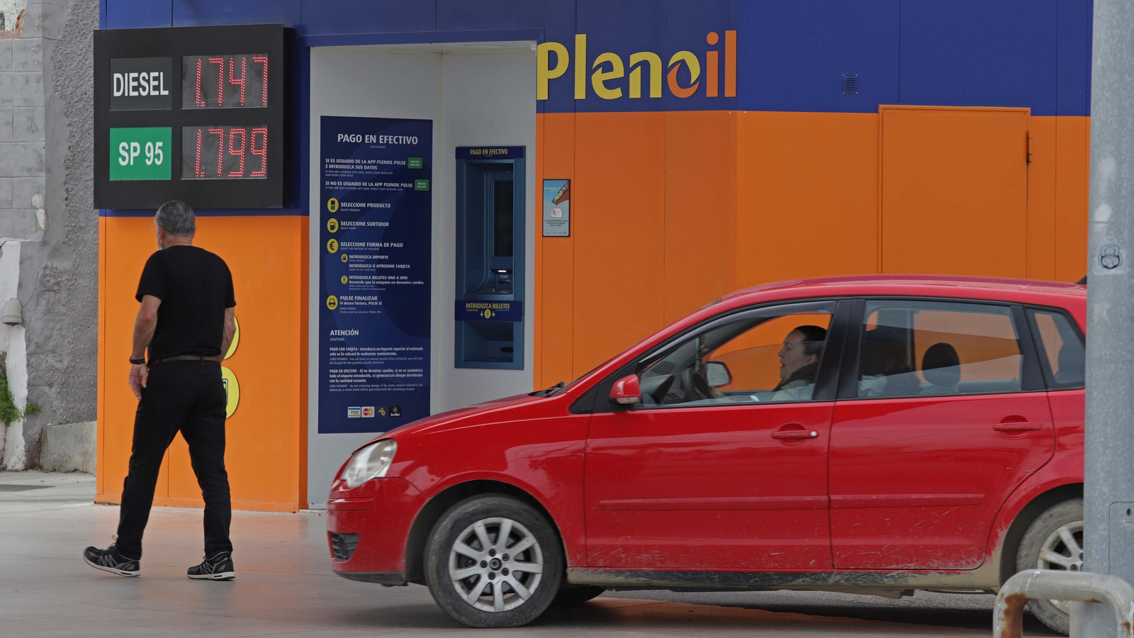 Fotos de colas en las gasolineras del Campo de Gibraltar