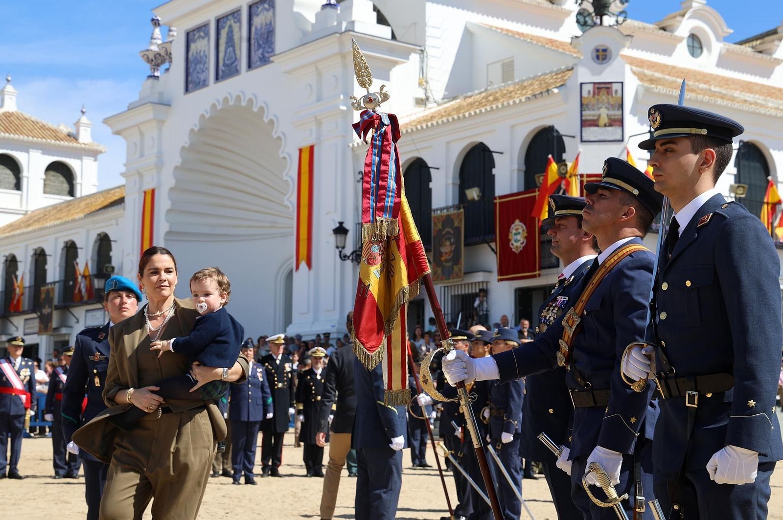 Imágenes del acto de Juramento o Promesa de Fidelidad a la Bandera Nacional en El Rocío