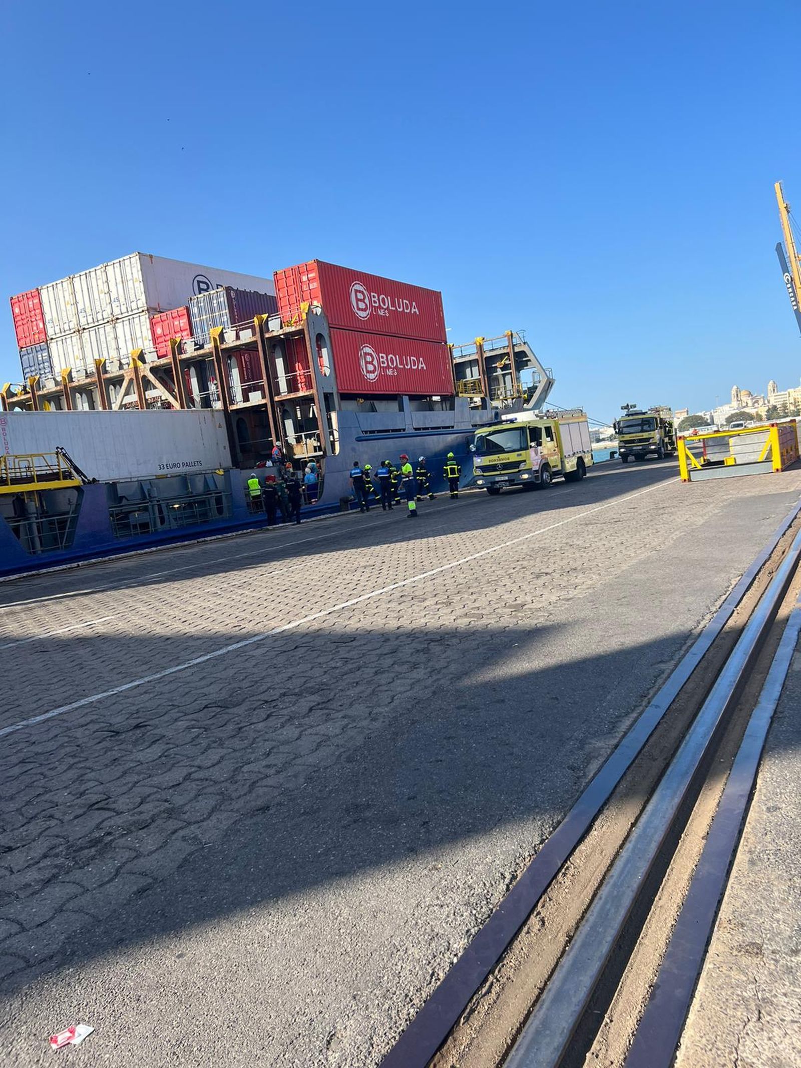 El portacontenedor pertenece a la flota Boluda