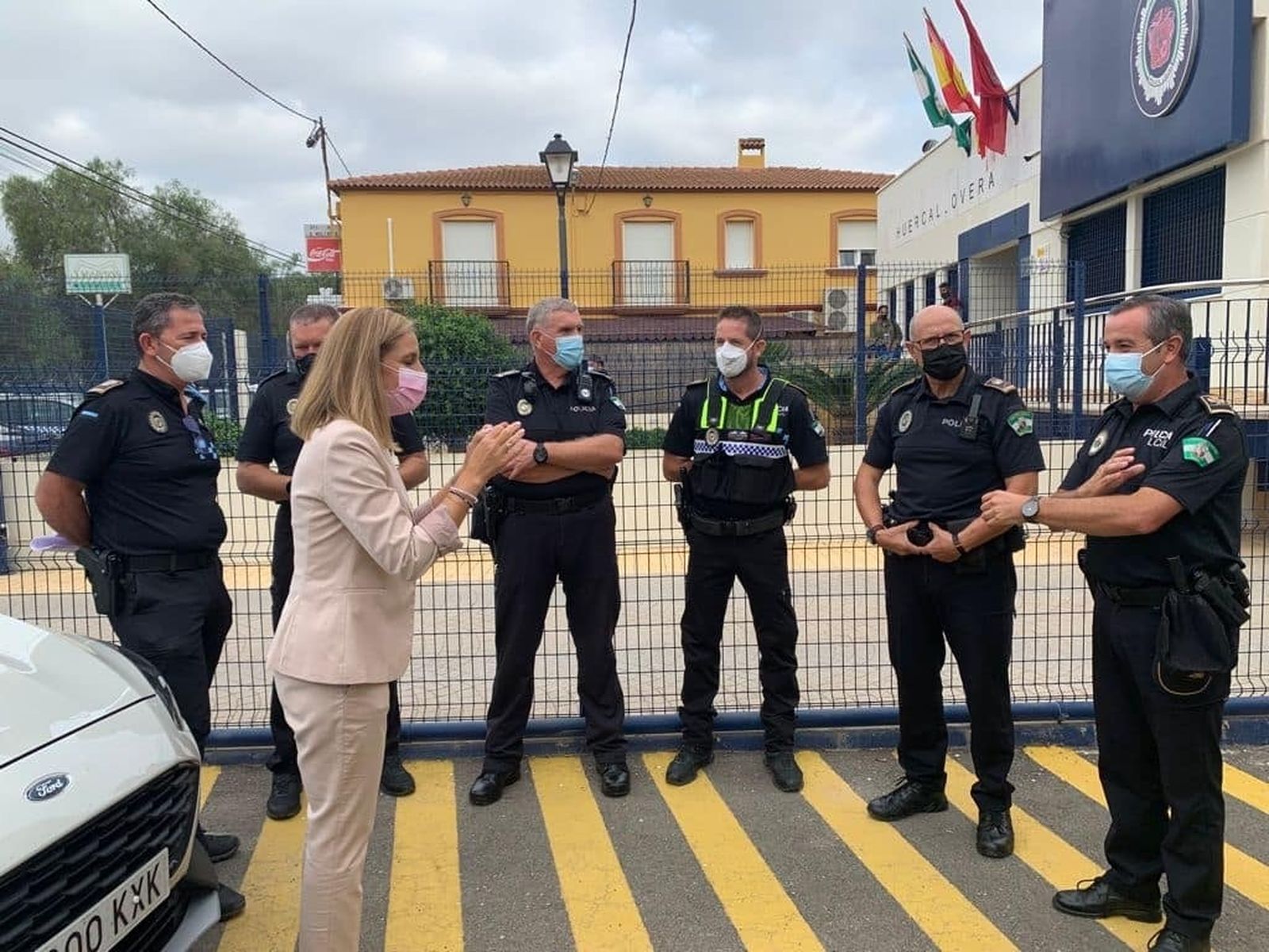 La delegada, Maribel Sánchez, visitó a la Policía Local del municipio.