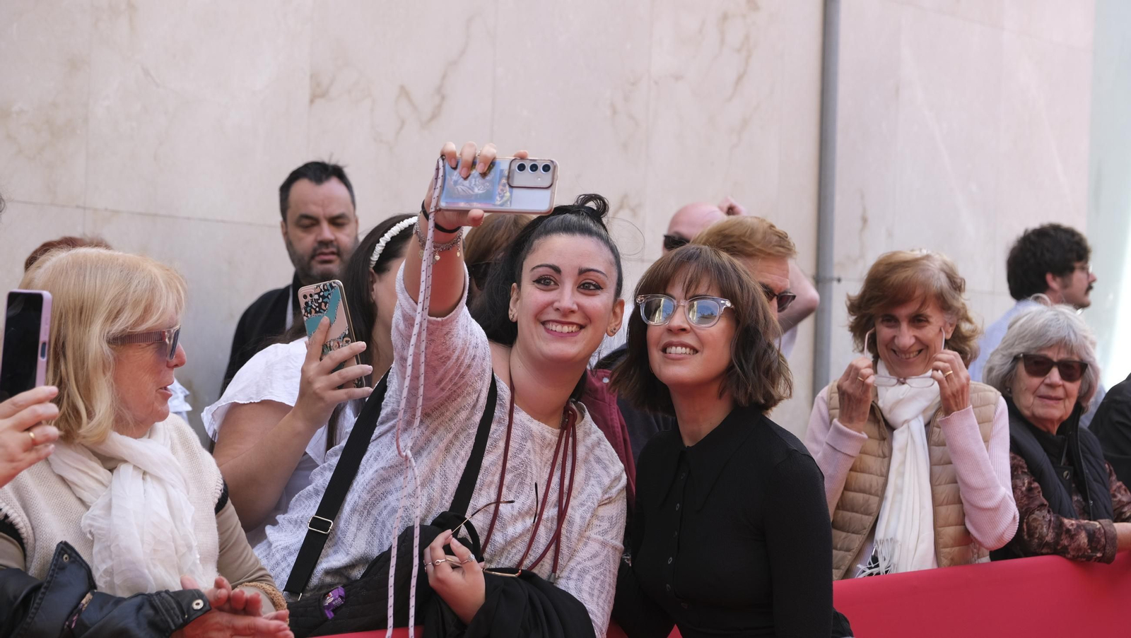 Verónica Sánchez, una estrella de FICAL en el Paseo de la Fama de Almería, en imágenes