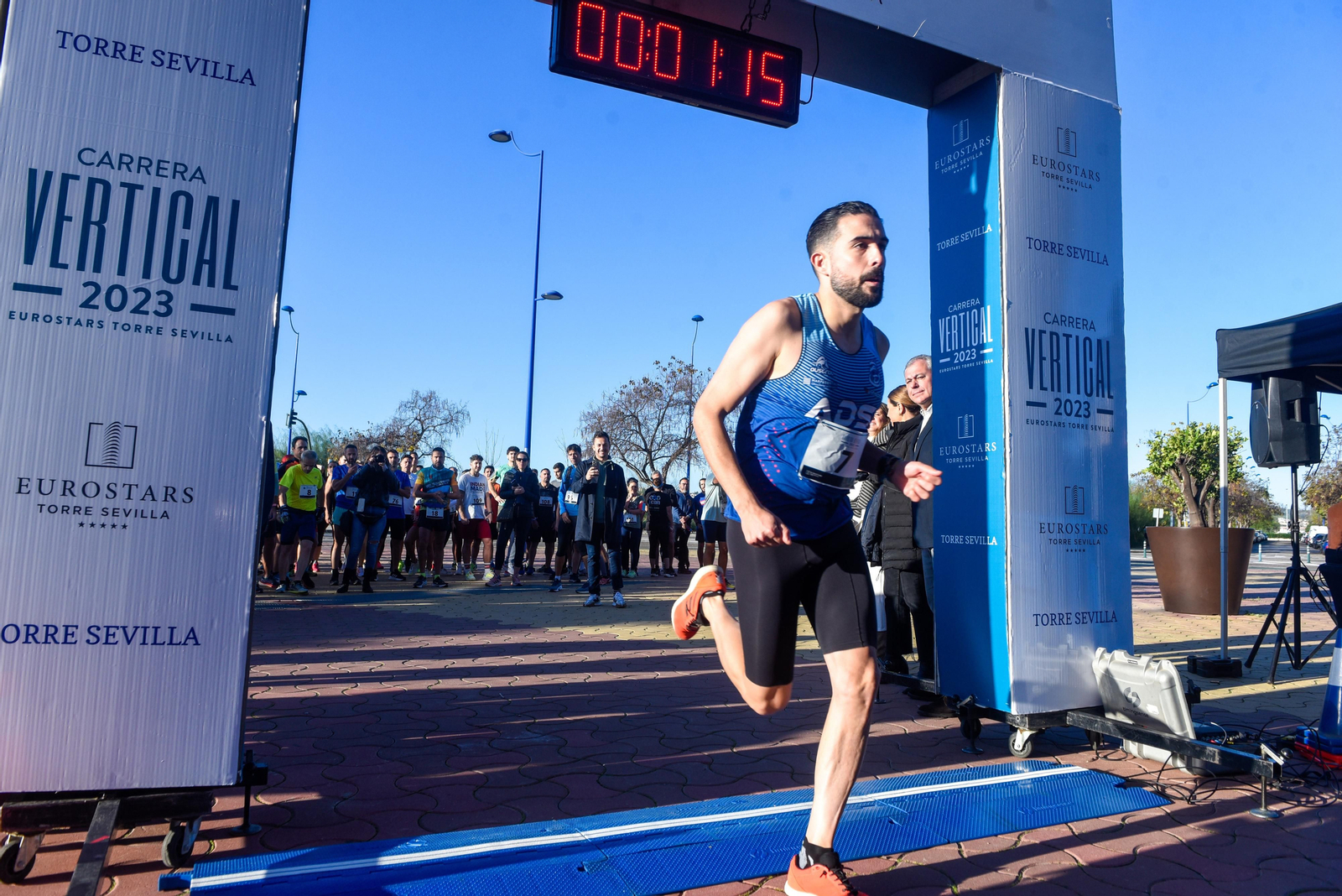 Imágenes de la I Carrera Vertical Eurostars Torre Sevilla
