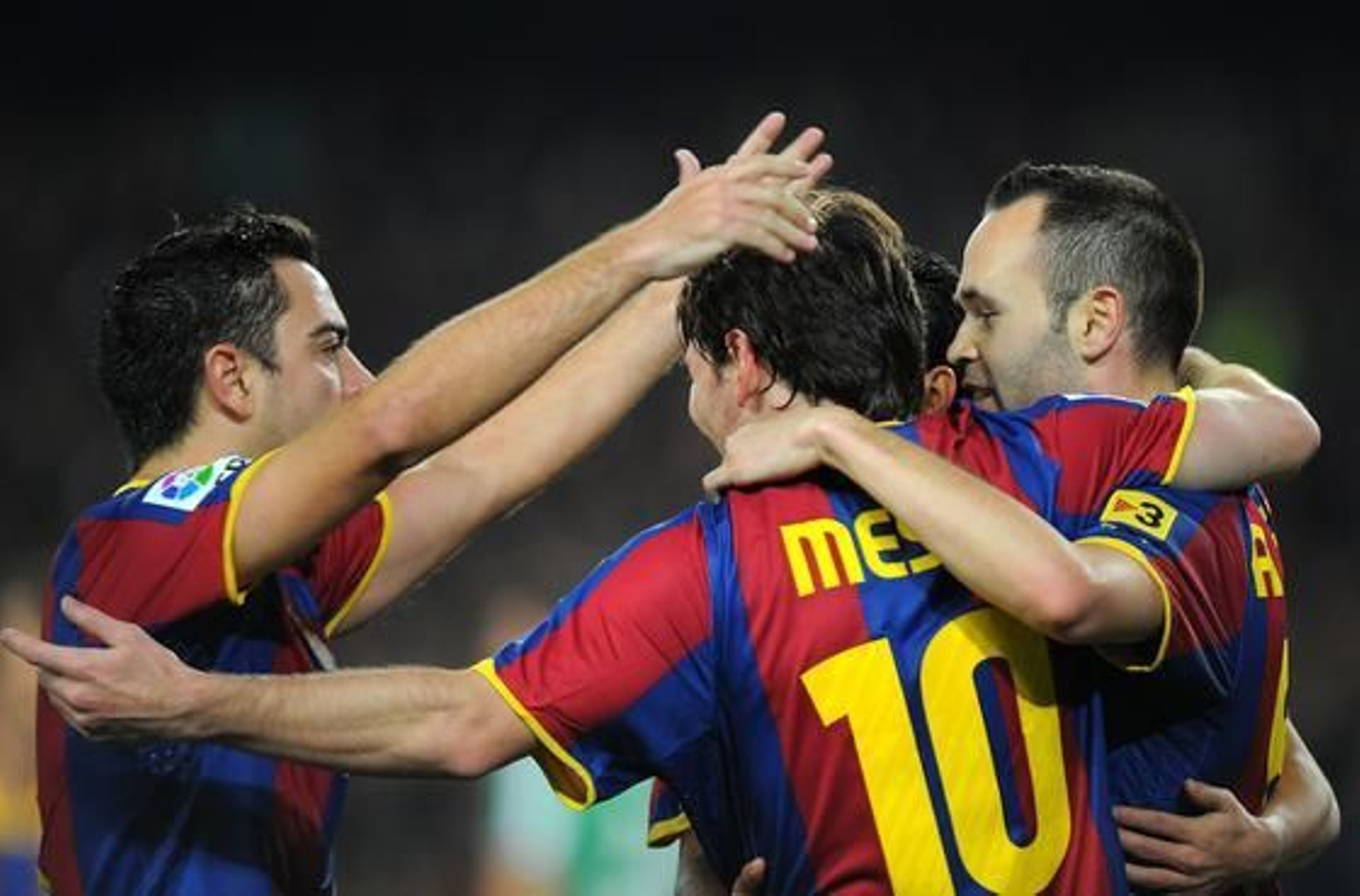 El Betis sale goleado del Camp Nou tras aguantarle el tipo al Barcelona durante más de medio tiempo. / AFP