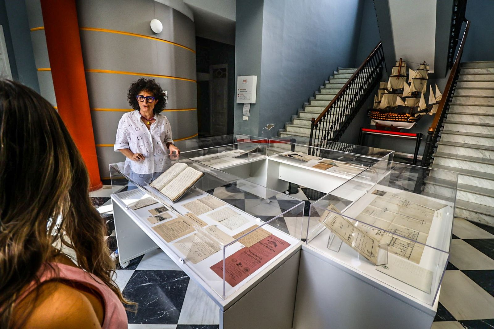 Exposición sobre los orígenes de las Fiesta de la Cinta en la Casa Colón.