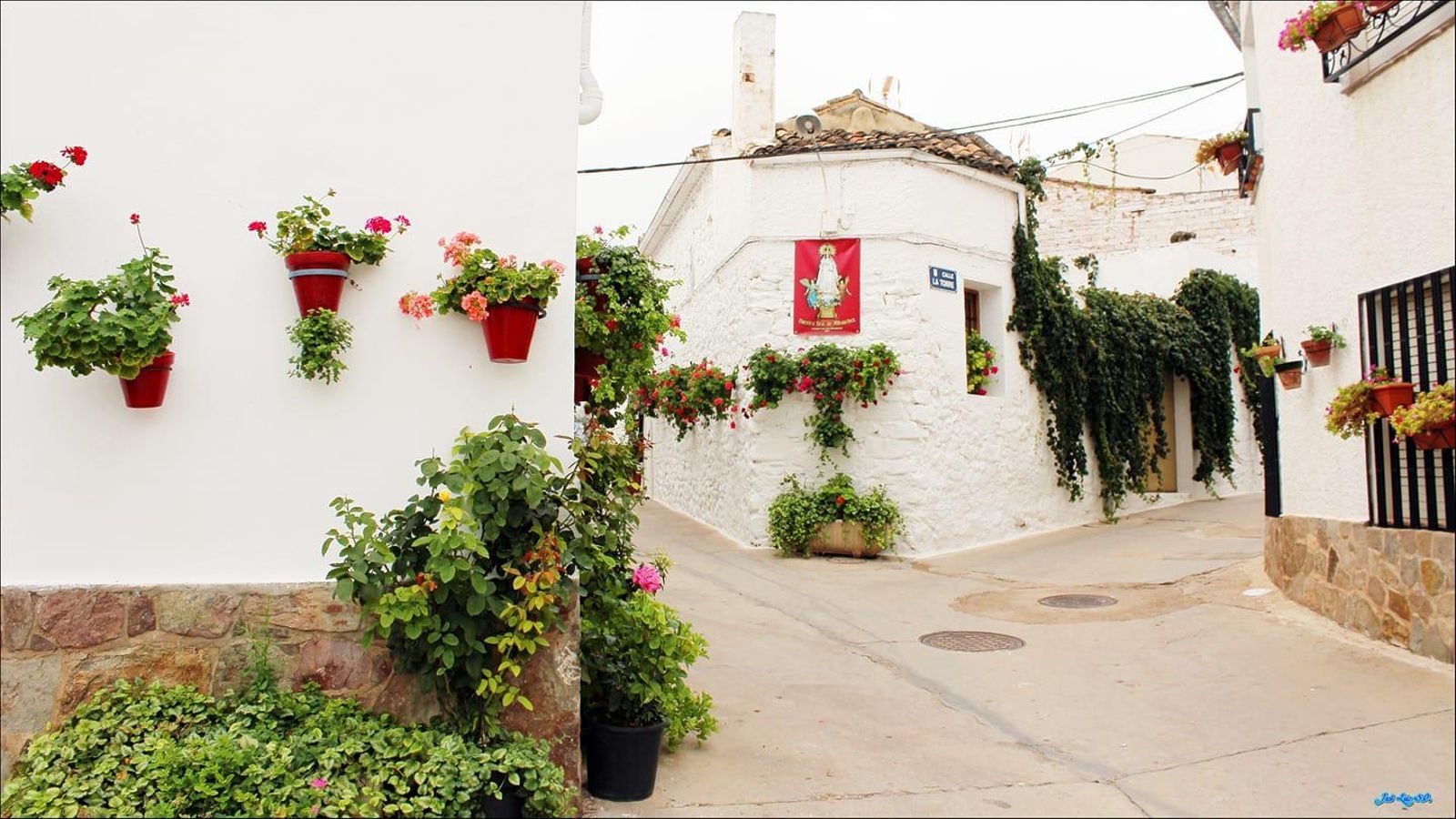 Aspecto de una de las calles más populares de Villarrodrigo.