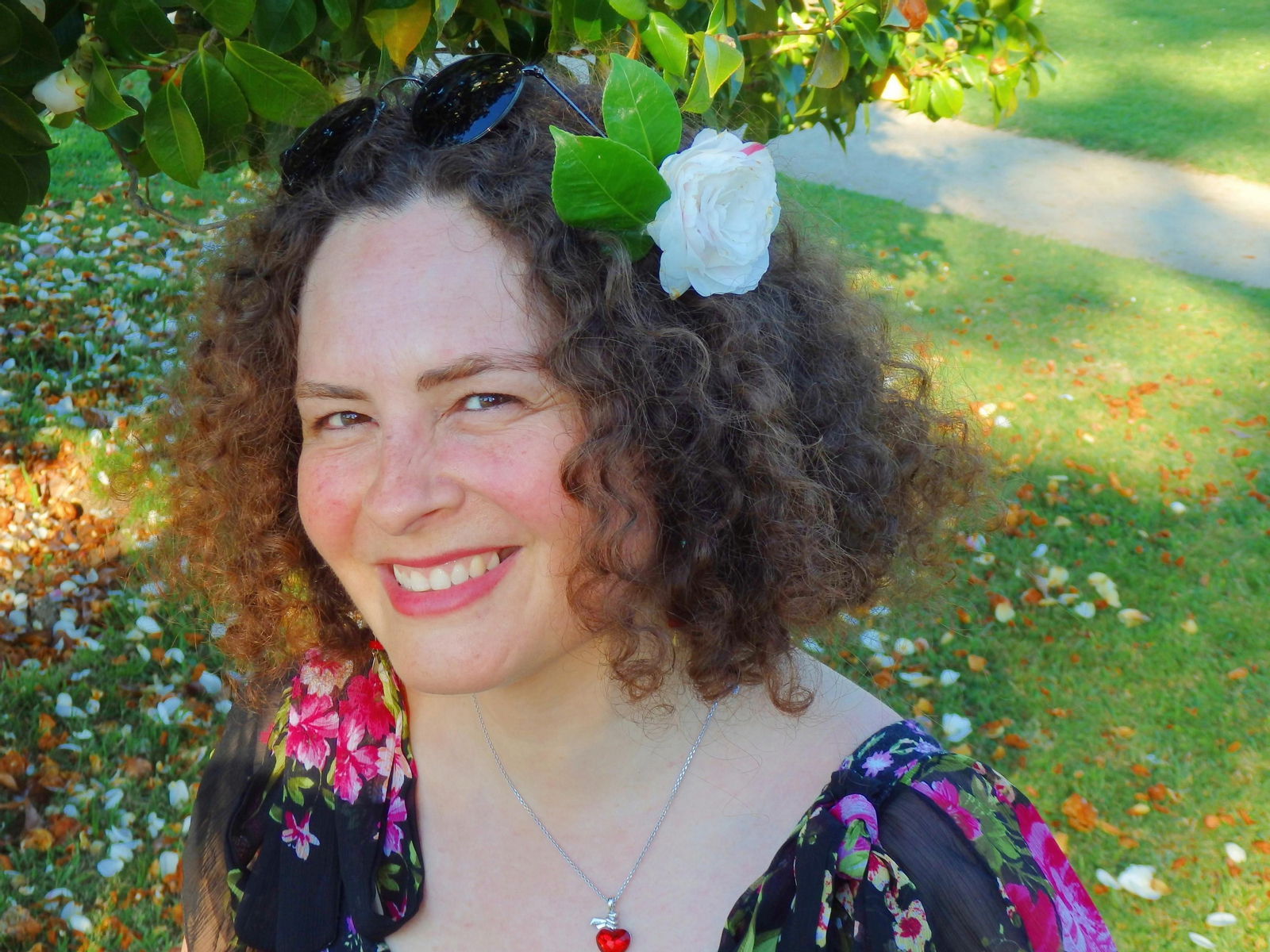 Marina Tapia presenta en Granada 'Corteza', su último poemario