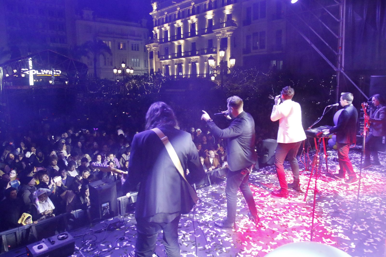 La Fiesta de Nochevieja en Las Tendillas, en imágenes